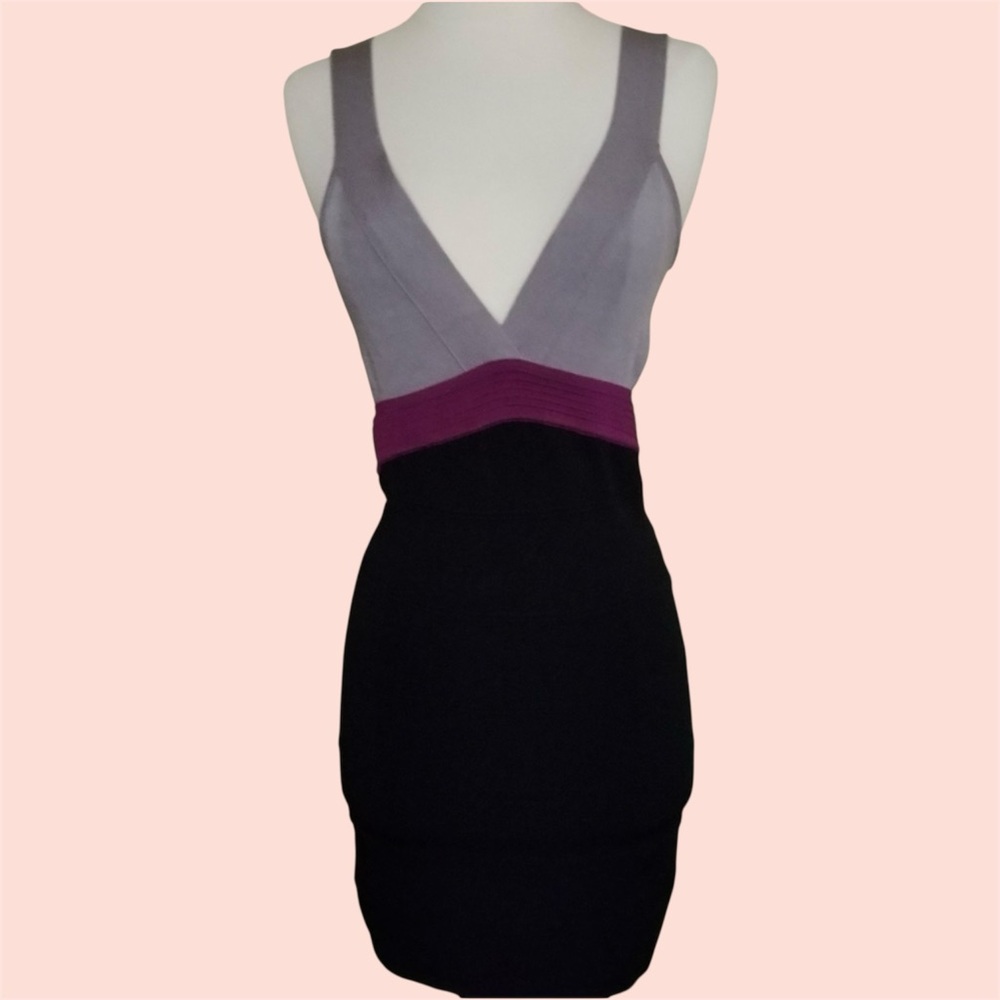 bebe Sleeveless V-Neck Colorblock Mini Dress in Gray, Magenta & Black